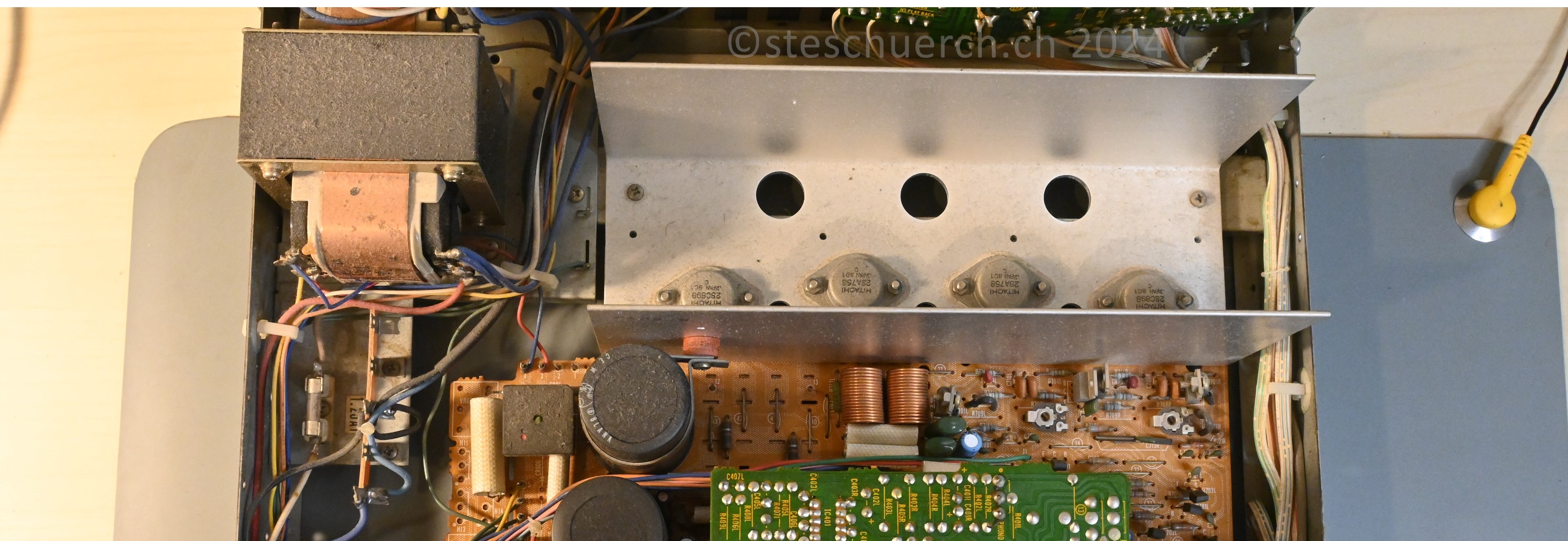 Bild 3 Hitachi HA-330 Stereo Amplifier (1977)