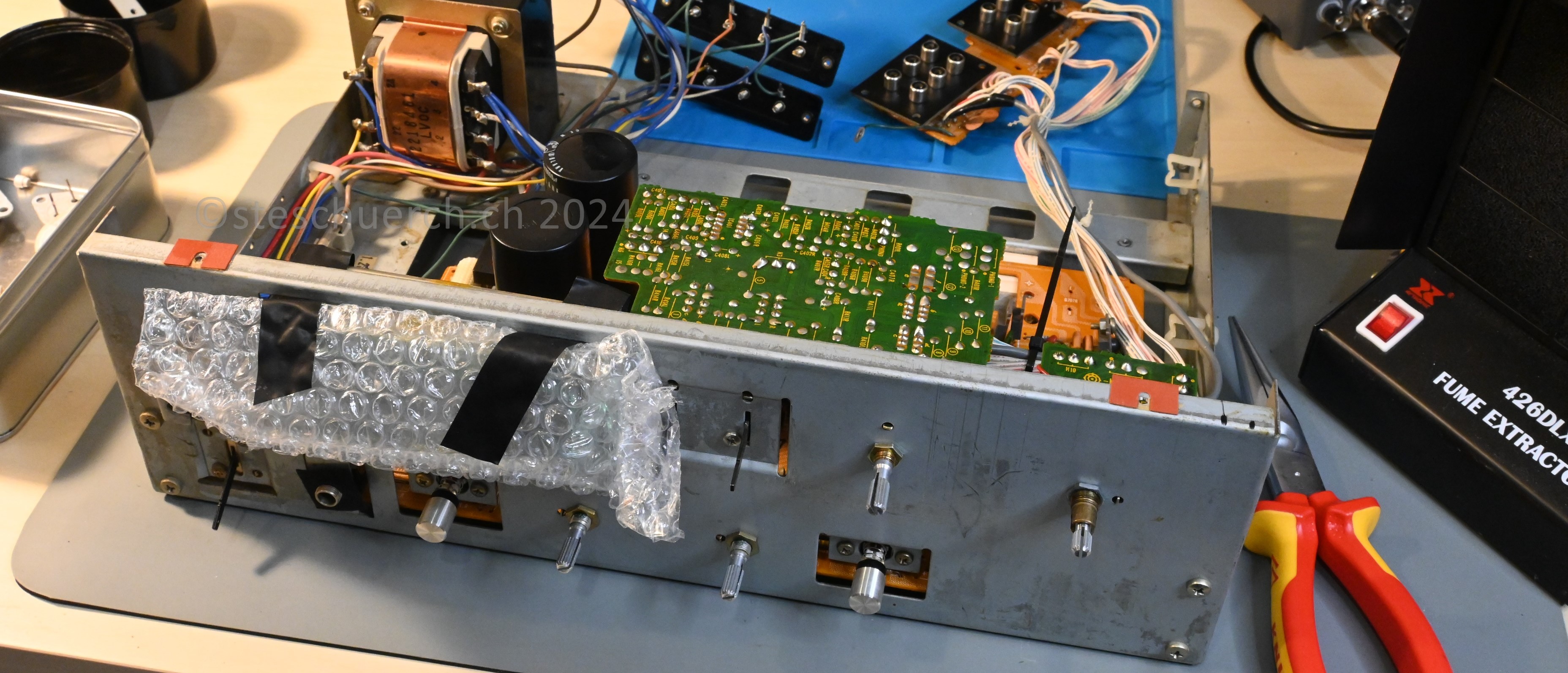Bild 4 Hitachi HA-330 Stereo Amplifier (1977)