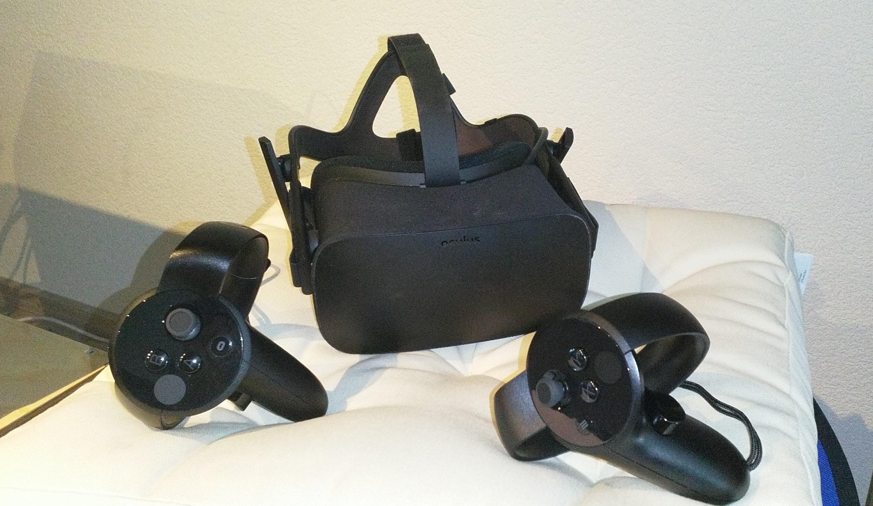 Oculus VR-Brille und Controller