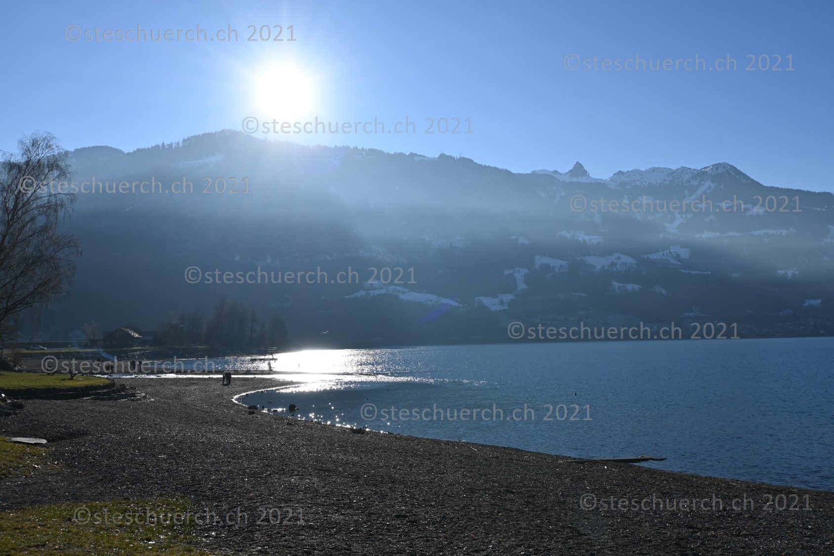 Die Sonne erklimmt den Himmel.