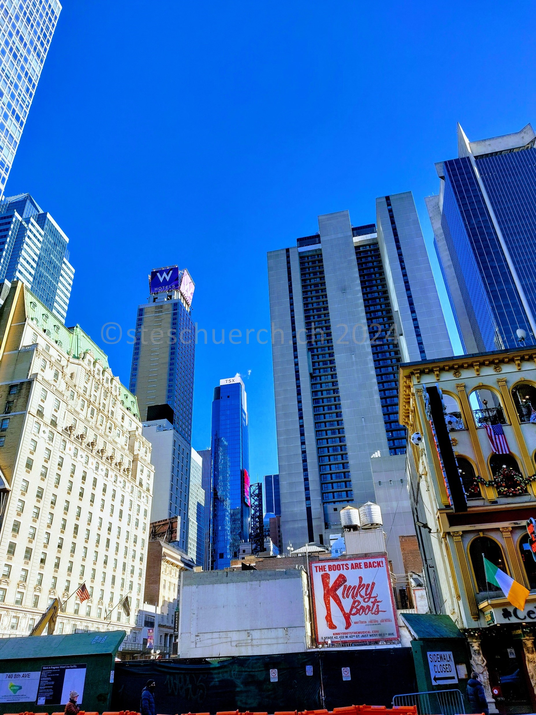 Eighth Avenue mit Sicht auf die benachbarten Gebäude
